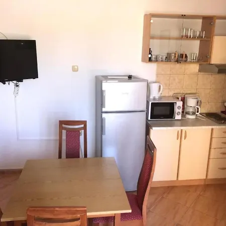 Damir Apartment *